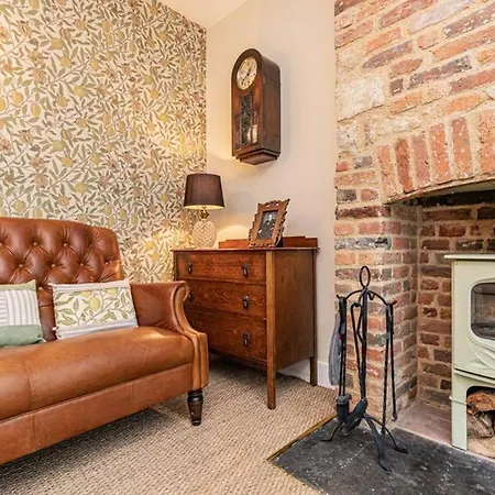 Oxfordshire Living - The Bowler Hat Cottage - Woodstock Exterior photo