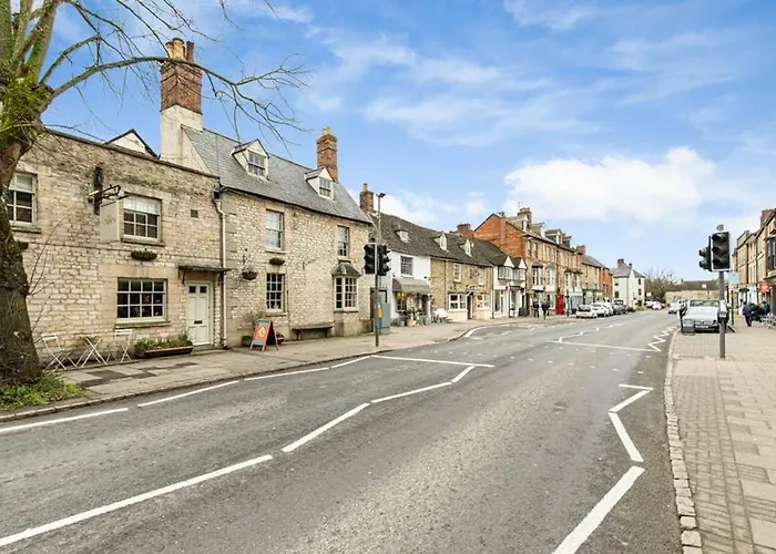 Oxfordshire Living - The Bowler Hat Cottage - Woodstock