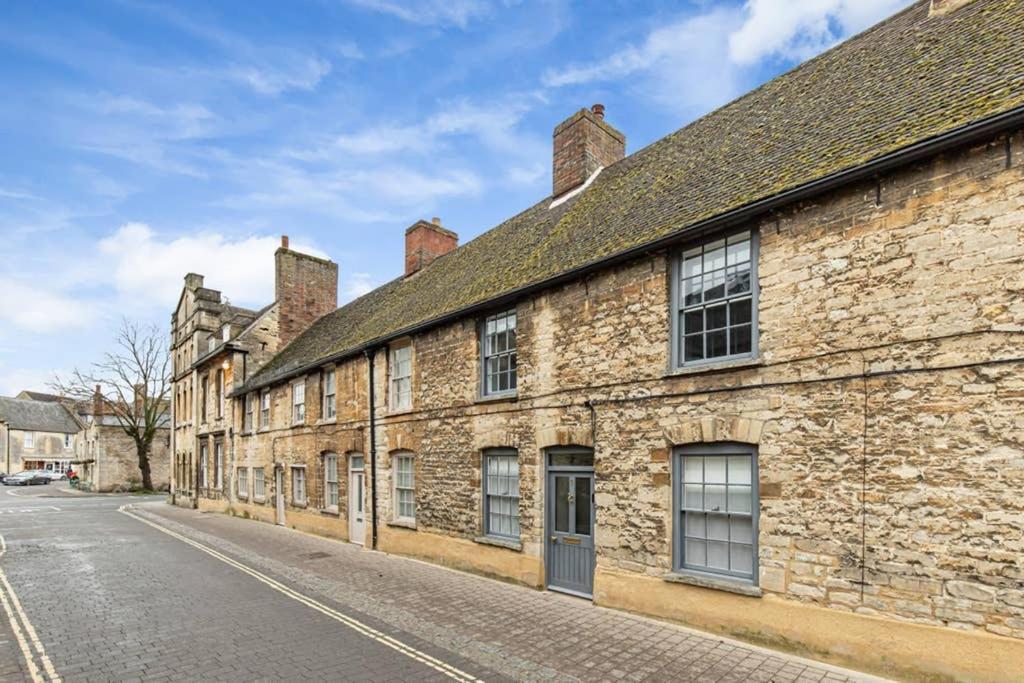 Oxfordshire Living - The Bowler - *
