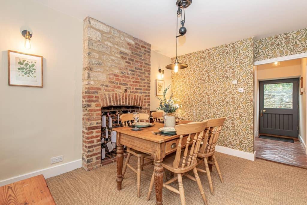 Oxfordshire Living - The Bowler - * Woodstock