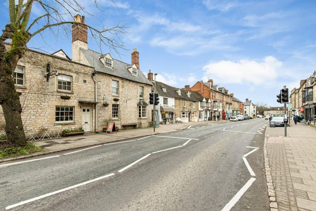 Holiday home Oxfordshire Living - The Bowler -