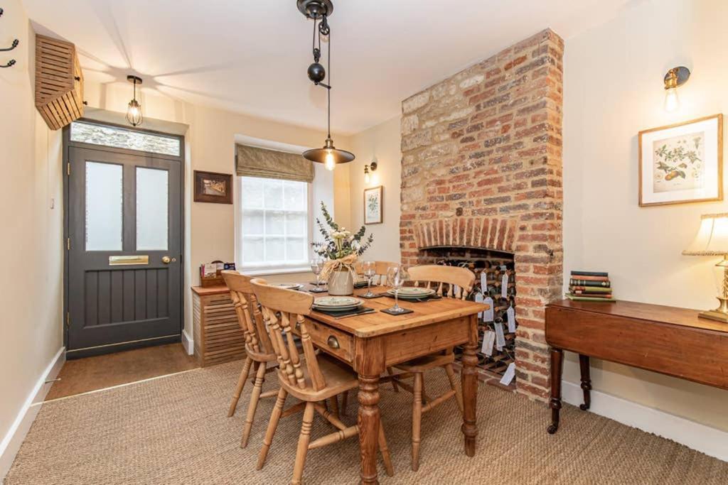 Oxfordshire Living - The Bowler - Holiday home *